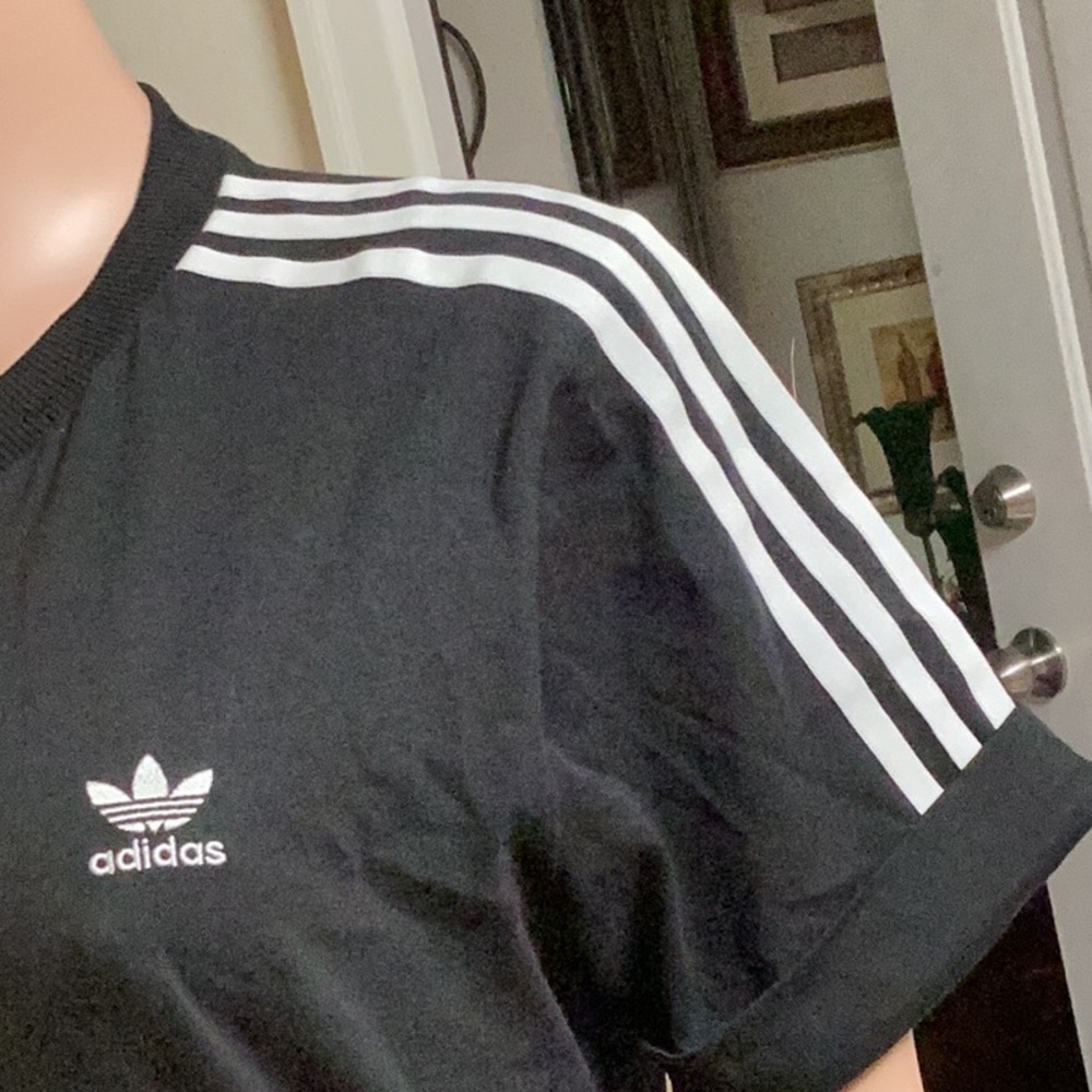Adidas Small Tee. - image 5